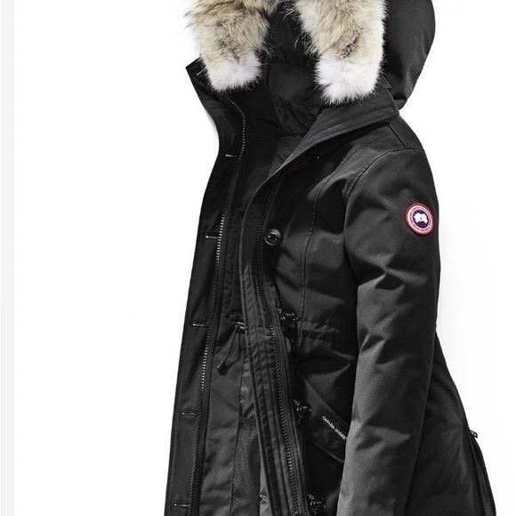 Canada Goose Women's Rossclair Jacket in Navy Size Small WITH FOX FUR TRIM - Picture 9 of 13